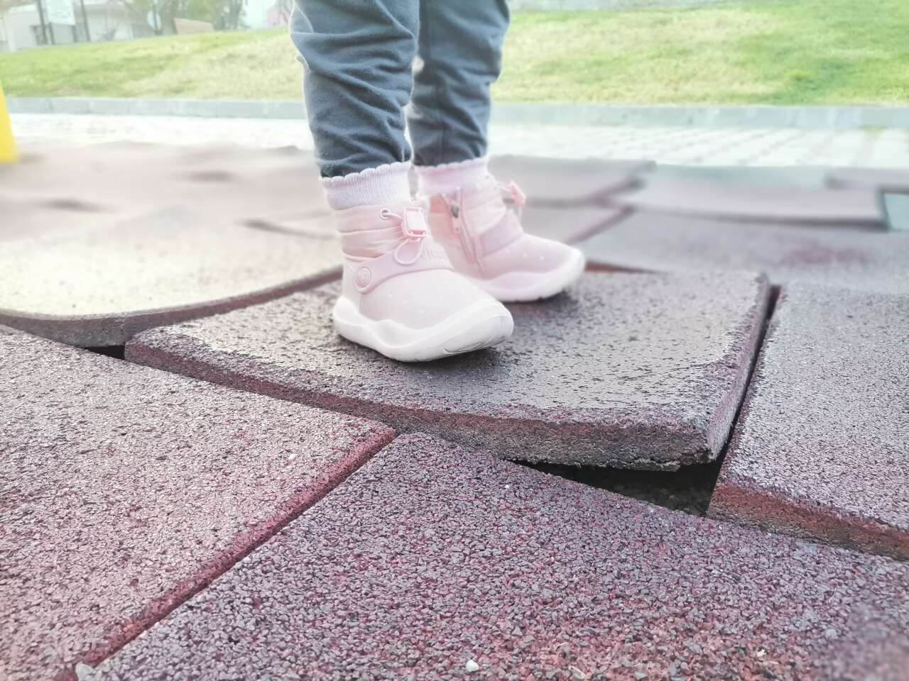 Vatandaşlar Şikayet Etti: Menteşe'de Çocuk Parkları Baştan Aşağı Yeniliyor 3